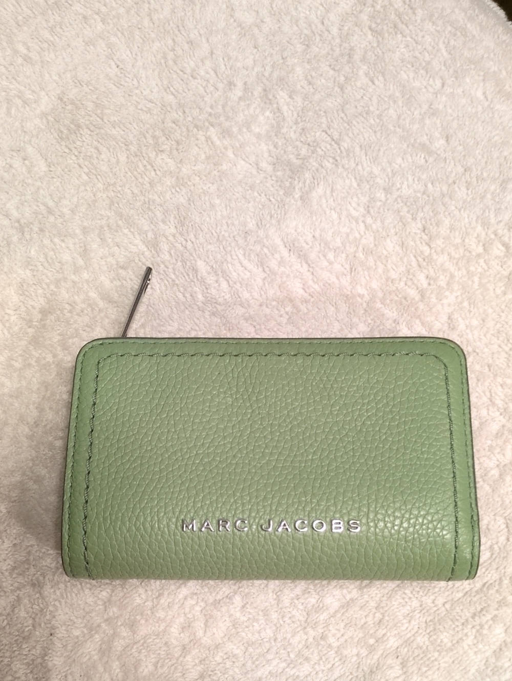 Marc Jacobs Green Leather Zip Card Case